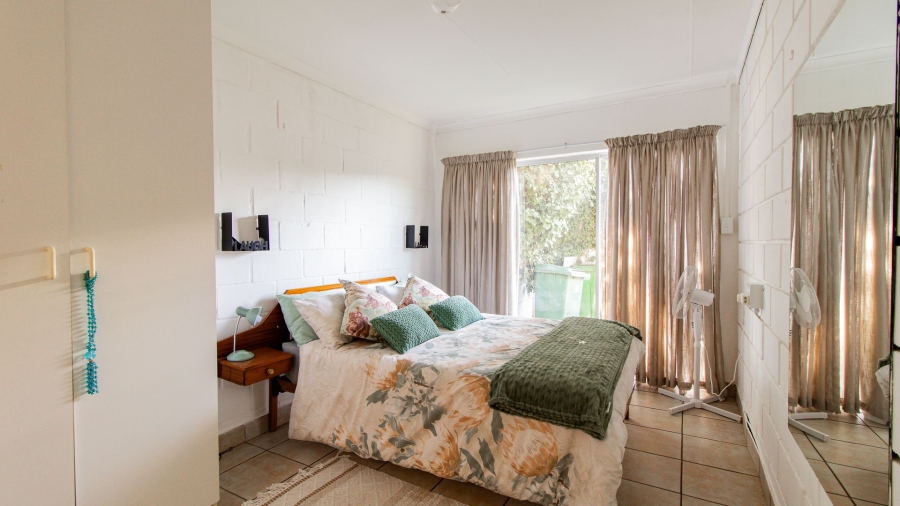 4 Bedroom Property for Sale in Britannia Bay Western Cape